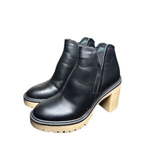 DV Dolce Vita Jerad Boots Lug Sole Faux Leather Booties Women's Size 7.5 Black